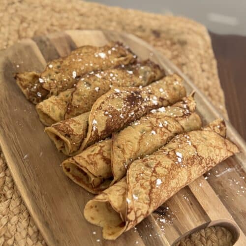 Delicious gluten-free crepes filled with sweet or savory ingredients, perfect for a flexible and nev.