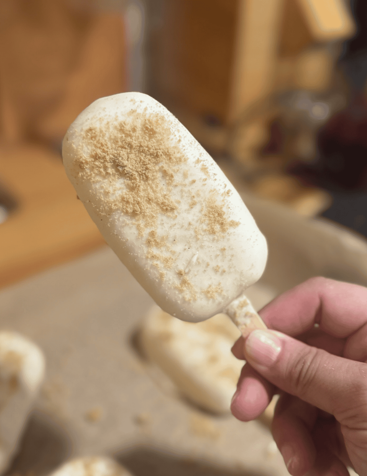 Ice cream bar with cinnamon topping, fresh and creamy.